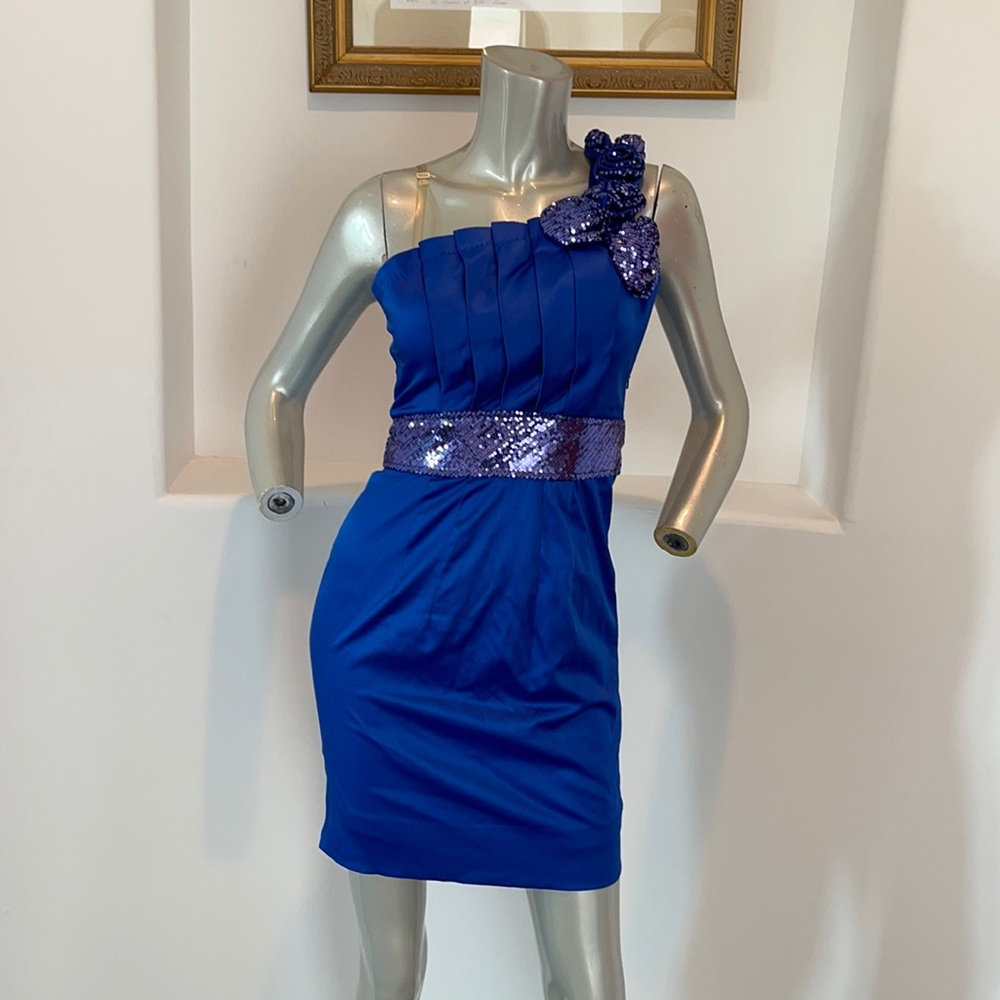 Julian Joyce By Mandalay One Shoulder Sequin Dress